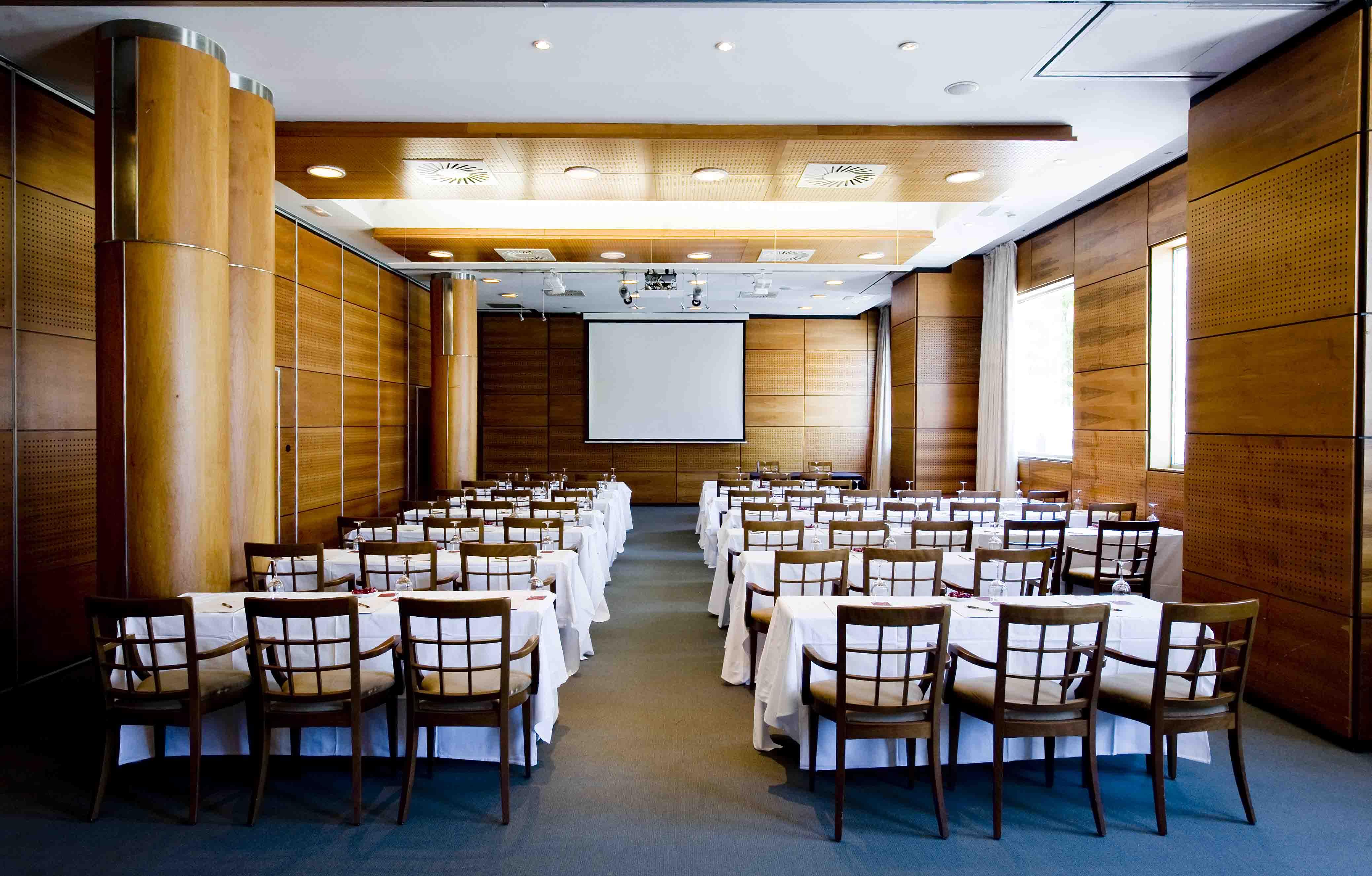 Gran Hotel Lakua Віторія-Гастейс Екстер'єр фото The conference room