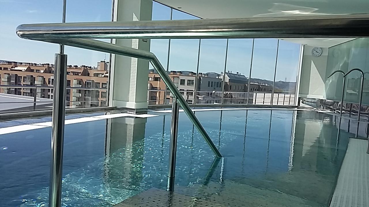 Gran Hotel Lakua Віторія-Гастейс Екстер'єр фото The swimming pool