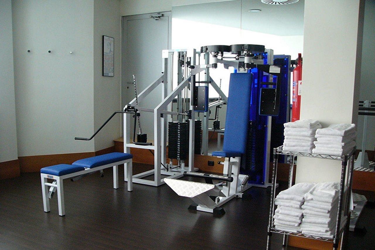 Gran Hotel Lakua Віторія-Гастейс Екстер'єр фото A leg press machine